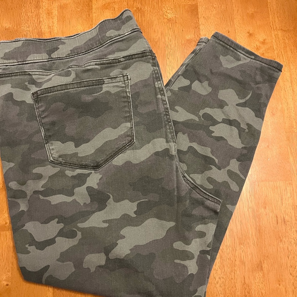 Sonoma Camouflage Trousers